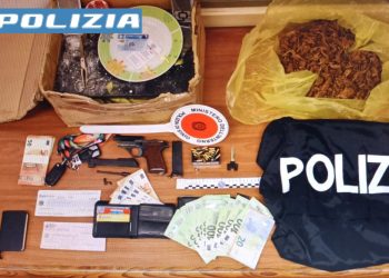 Bastia Umbra: droga, denaro e un’arma in macchina. Arrestato 49enne dalla polizia