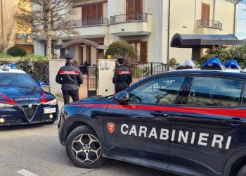 Fa vivere i 9 dipendenti del proprio ristorante in un appartamento nel degrado. Multa di mille euro