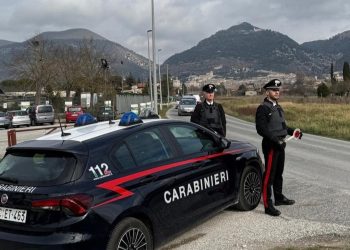 Gubbio: pedinamenti e lanci di oggetti contro l’ex per ‘convincerla’ a tornare insieme. Denunciato