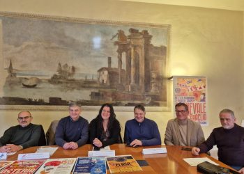 Sant’Eraclio: satira su intelligenza artificiale e sanità nel Carnevale 2025