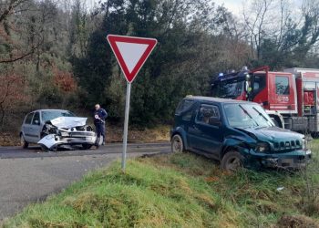 Frontale tra Amelia e Montecastrilli: donna di 66 anni finisce in ospedale