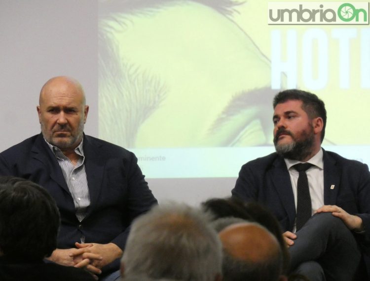 L'assessore De Luca con Bandecchi