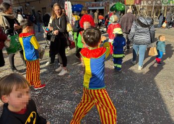‘Martedì grasso’ a Terni: festa di colori in piazza Solferino – Foto