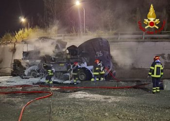 Ast: condizioni disperate per il giovane operaio ustionato. Indagine e sciopero
