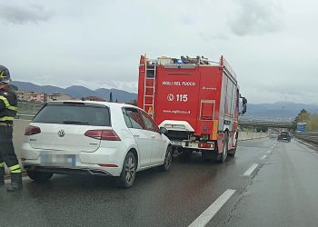 Narni: perde controllo dell’auto sul viadotto. Illeso 20enne