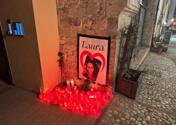 Spoleto: una fiaccolata per Laura Papadia. Ancora ombre sulla sua morte – Le foto