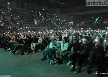 Il concerto di Francesco Gabbani al palaTerni nelle foto di Mirimao