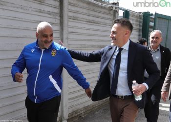 Terni piange Ilaria: uccisa a coltellate dall’ex fidanzato. Il papà: «Lui mi ha anche abbracciato»