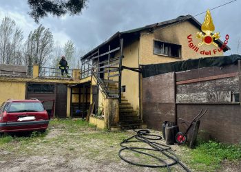 Foligno: incendio in casa a Fiamenga. Serve anche il 118