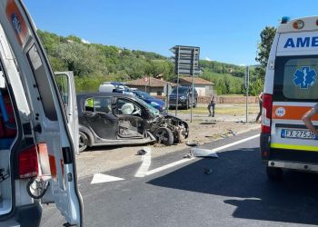 Todi: schianto al bivio di Pontecuti. Tre persone in ospedale