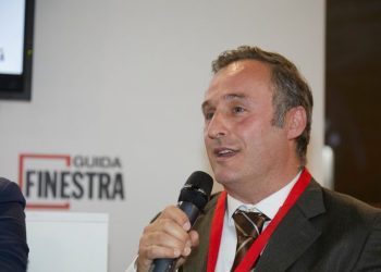 Imprenditore umbro muore colpito da una lastra di vetro