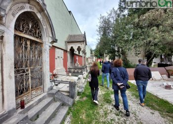Terni, cimitero ancora nel mirino: «Carenza di personale, il Comune si smentisce». La replica