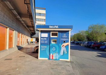 Asm Terni: novità ecocompattatori a Cospea e Il Polo. «Bottiglie plastica riconosciute e avviate al riciclo»