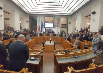 L’aumento delle tasse in Umbria è legge. Proietti: «Collaboriamo sul piano sociosanitario». Tesei: «Manovra devastante»