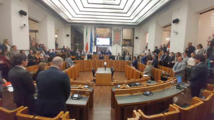 Il minuto di silenzio iniziale