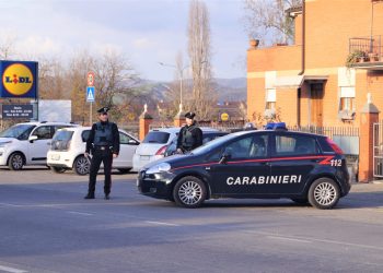 Fabro, rubano borsa in un parcheggio: quattro denunciati