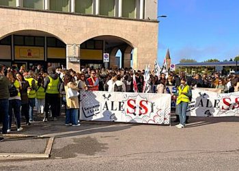 Perugia: il liceo ‘Alessi’ in corteo contro la preside