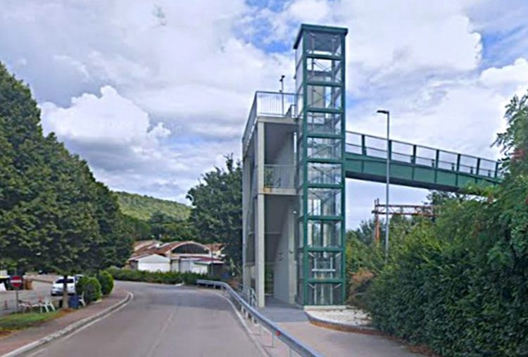 Il sovrappasso di via Pasteur (foto Google Maps)