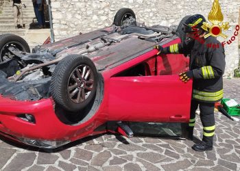 Montefranco: anziano si ribalta con l’auto nel centro del paese