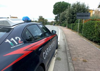 16enne trova portafogli con 3.500 euro. Lo porta ai carabinieri e il proprietario lo premia