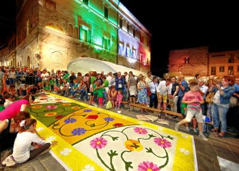 Petali, arte e spiritualità: tornano le Infiorate di Spello
