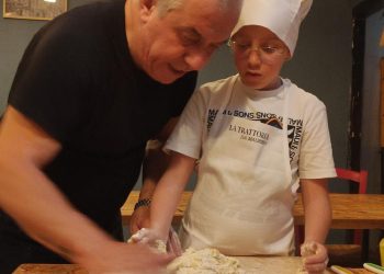Piccoli chef crescono: a Terni il corso dove la cipolla si taglia con gli occhialini da piscina