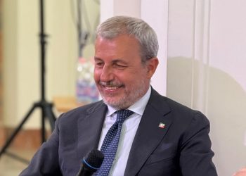 Trasporti, Forza Italia: «Accelerare su nuovi treni regionali e sconti per pendolari e studenti»