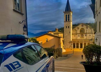 Spoleto: provoca i clienti di un locale, disturba e aggredisce gli agenti. Arrestato