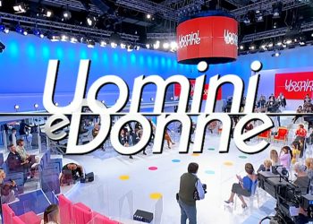 Paga 5 mila euro per andare a ‘Uomini e Donne’. Ma è una truffa: a processo due donne over 65
