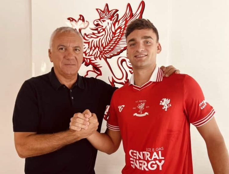 Il direttore Meluso con Tozzuolo (foto AC Perugia Calcio)
