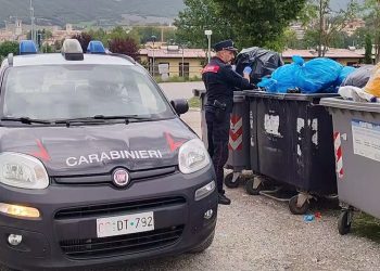 Valnerina: beccati a scaricare 22 sacchi di rifiuti edili nei cassonetti urbani