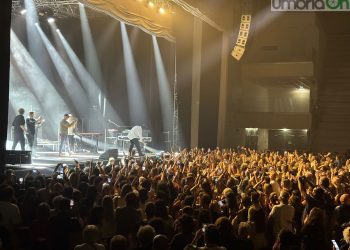 Francesco Renga in concerto al palaTerni con ‘Angelo Venti’ – Foto e video