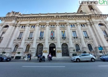Terni: check in via Nobili tra zona verde, ‘ricambio‘ alberi e cani. Si attende restyling ex caserma