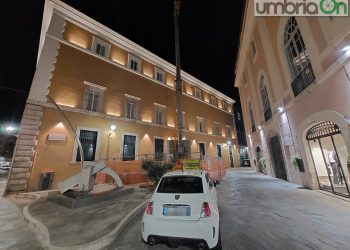Terni, via Silvestri/Tribunale: si smonta la gru, stop alla circolazione