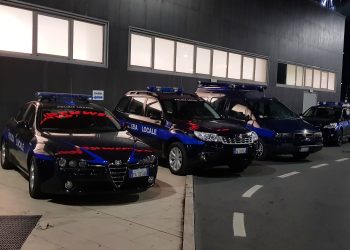 Danneggia auto in sosta: denunciato un giovane