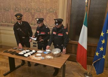 In casa con oltre un chilo tra cocaina e crack: due giovani arrestati