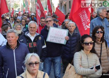 Terni, la manifestazione contro Stefano Bandecchi nelle foto di Alberto Mirimao