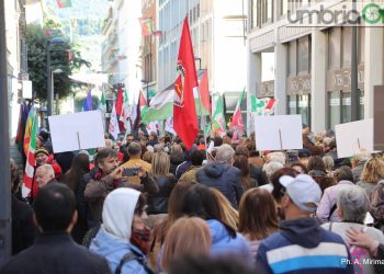 Terni, la manifestazione contro Stefano Bandecchi nelle foto di Alberto Mirimao