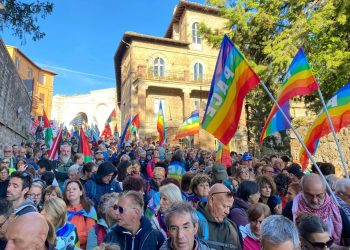 Marcia Perugia-Assisi 2025: in 50 mila sfilano per la pace e la fratellanza