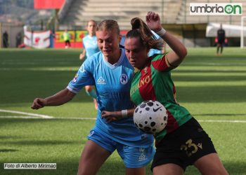 Ternana Women: esordio casalingo amaro ma storico – La partita nelle foto di Alberto Mirimao