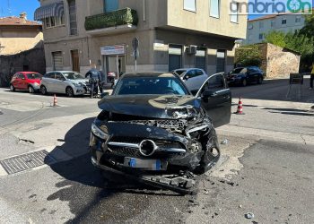 Terni, nuovo scontro all’incrocio via Vodice-Montegrappa: un giovane in ospedale