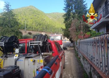 Terni: incendio in un’abitazione di via Trevi. Fiamme domate dai vigili del fuoco