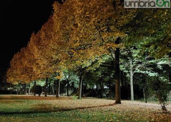 Terni, allerta vento: venerdì chiusi parchi e cimiteri. Scuole, vietato l’utilizzo di cortili