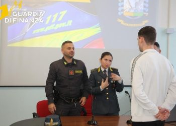 Terni: la Guardia di finanza incontra gli studenti del liceo scientifico ‘Donatelli’