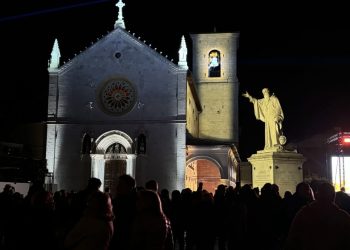 Norcia: la basilica di San Benedetto torna a vivere – Le foto della giornata