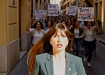 La presidente Proietti inseguita da una folla inferocita: il video ‘fake’ fa discutere