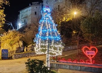 Miranda: albero di Natale in piazza grazie all’associazione