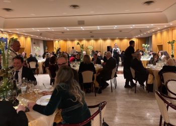 Terni: la cena degli auguri del Rotary è un omaggio alla chitarra flamenca – Le foto