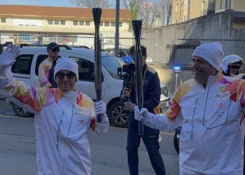La fiamma olimpica in Umbria: le immagini del passaggio a Spoleto