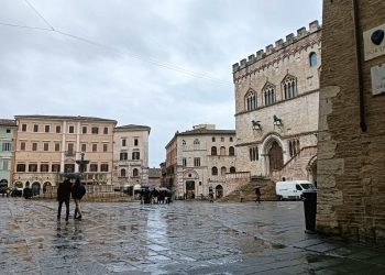 Perugia, Capodanno in centro tra musica e sicurezza: Minimetrò fino alle 2.30 e stop al vetro